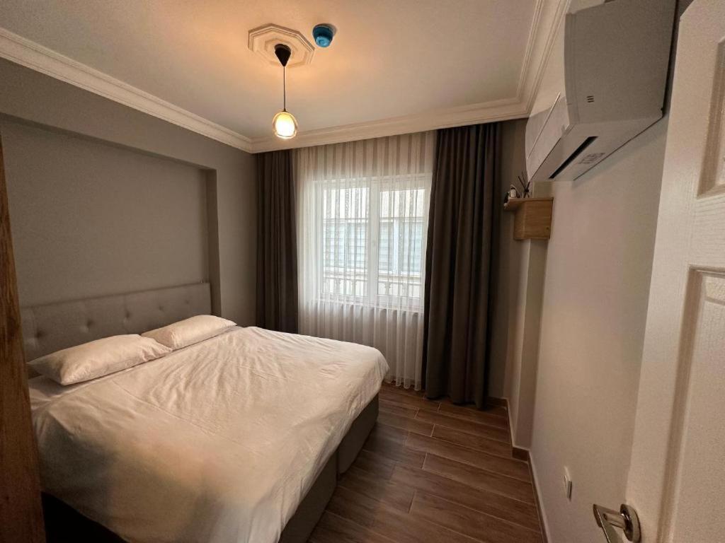 Lara'S Suite Анталия Екстериор снимка