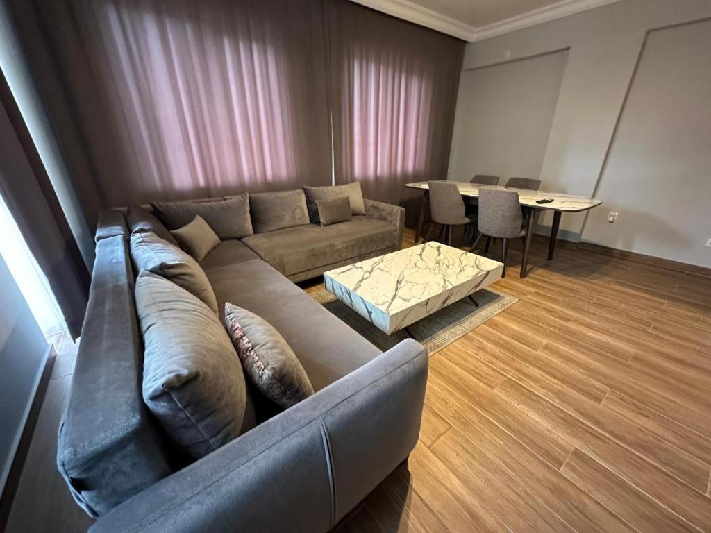 Lara'S Suite Анталия Екстериор снимка