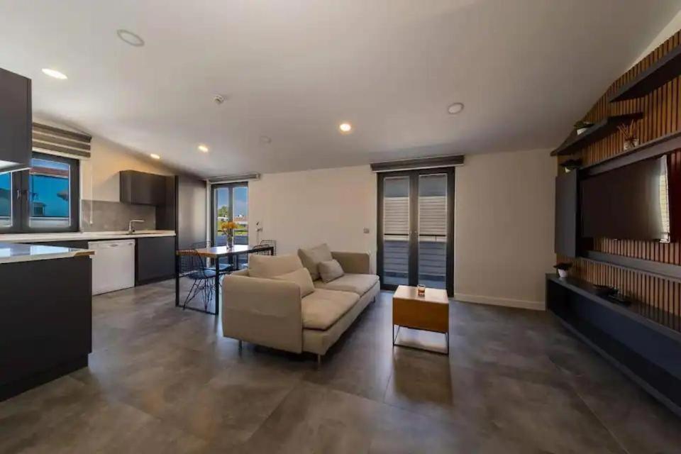 Lara'S Suite Анталия Екстериор снимка